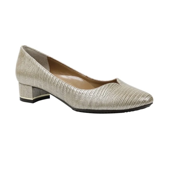 J Renee Shoes - Women's J. Renee Bambalina Pump (Silver)